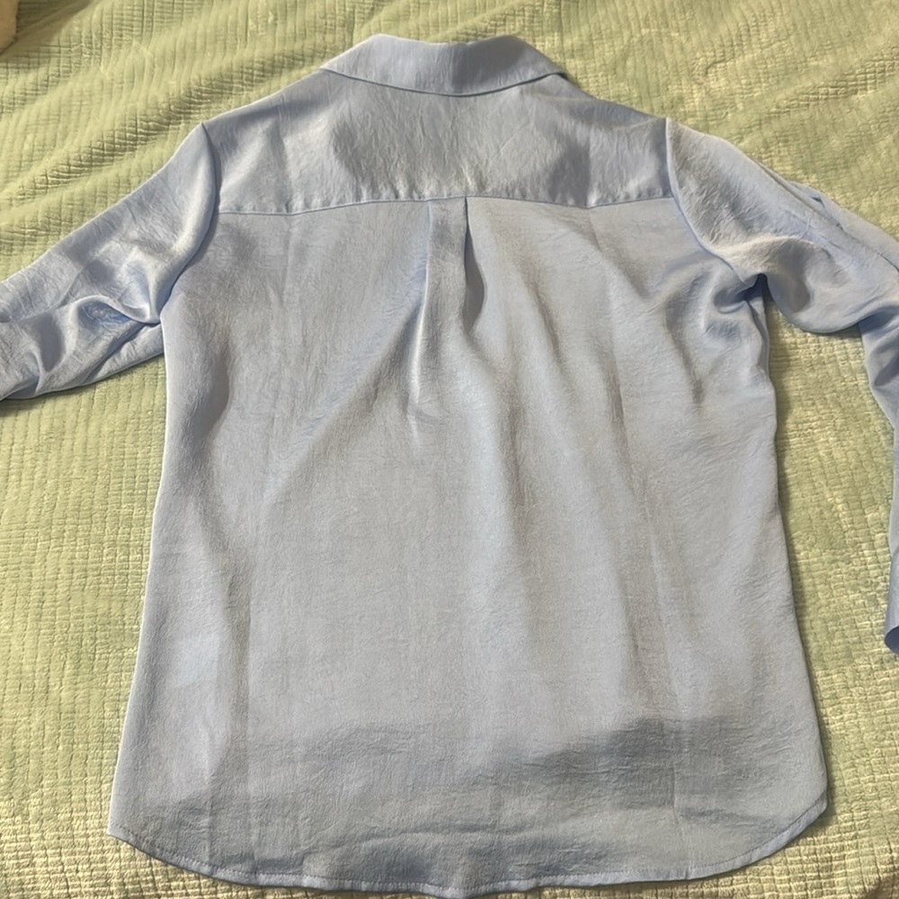 Express Women’s Light Blue Slim Portofino Shirt Size Large - Picture 3 of 4
